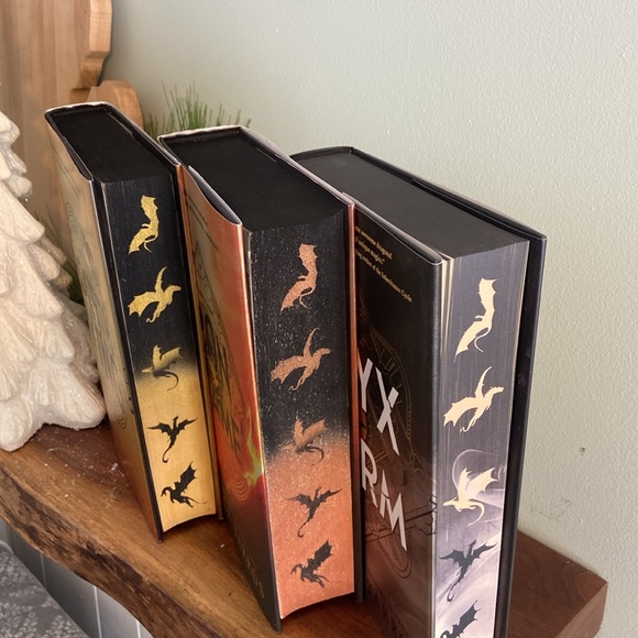 Fourth Wing 🐉/Iron Flame 🔥/Onyx Storm ⛈️ - Picture 3 of 4